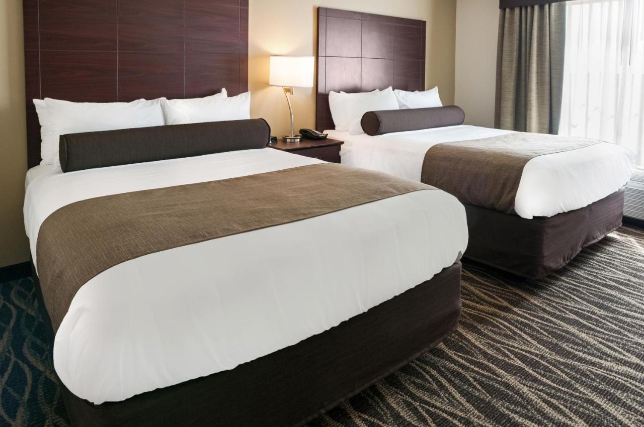 Cobblestone Hotel & Suites Appleton International Airport Neenah Exterior photo